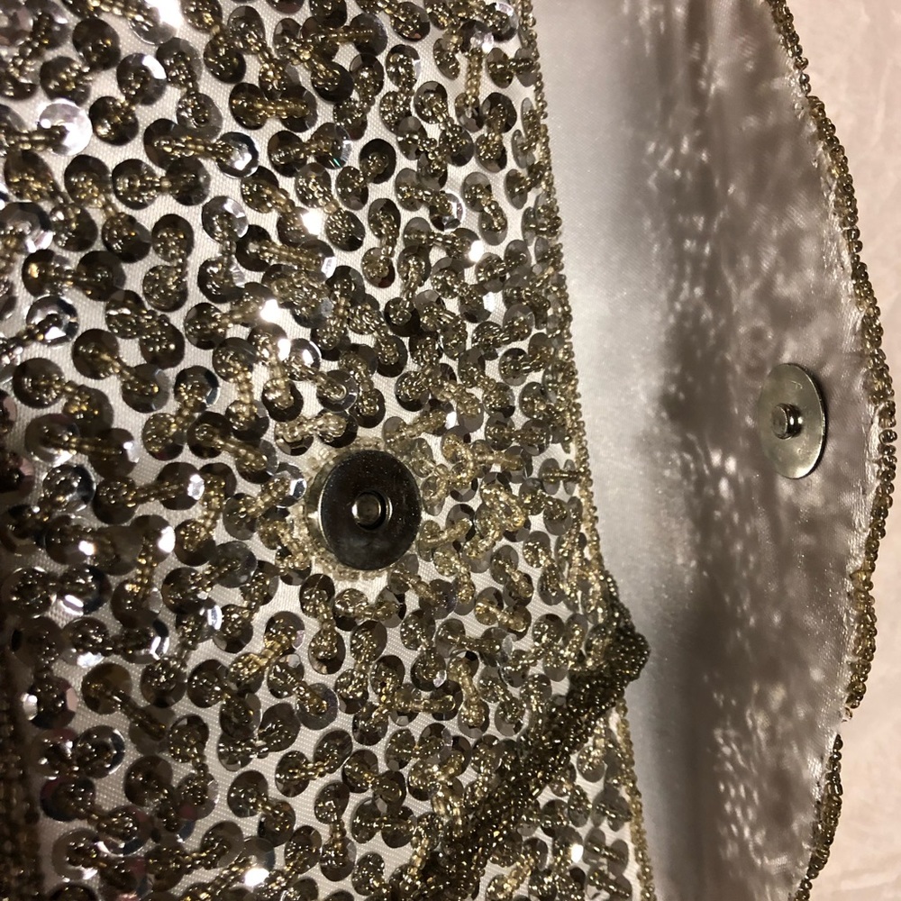 Clutch - Picture 3 of 6
